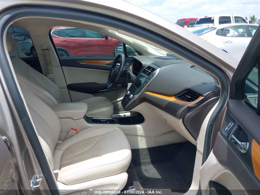 VIN 5LMCJ2C98JUL13056 2018 LINCOLN MKC SELECT