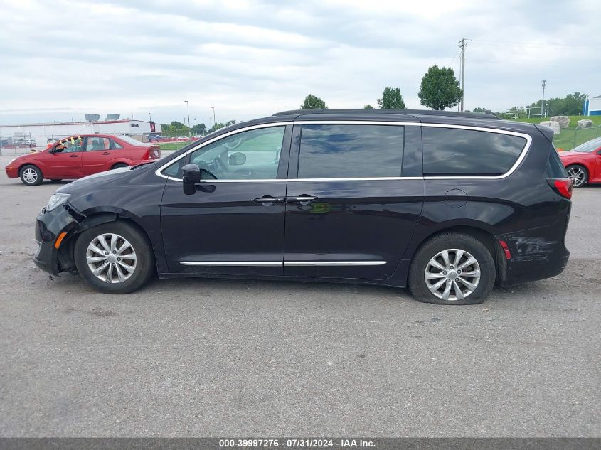 2017 Chrysler Pacifica Touring-L VIN: 2C4RC1BG6HR559293 Lot: 39997276