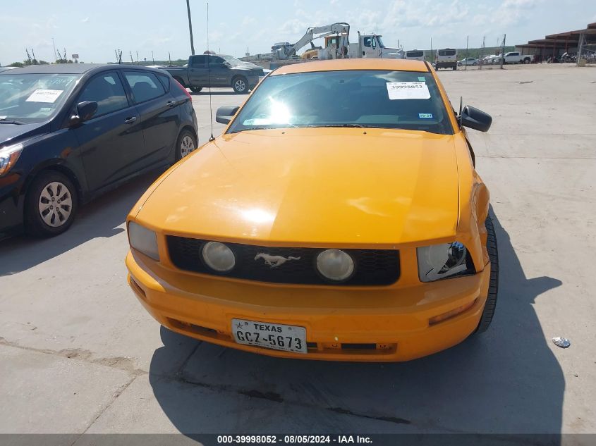 2007 Ford Mustang V6 Deluxe/V6 Premium VIN: 1ZVFT80N175221905 Lot: 39998052