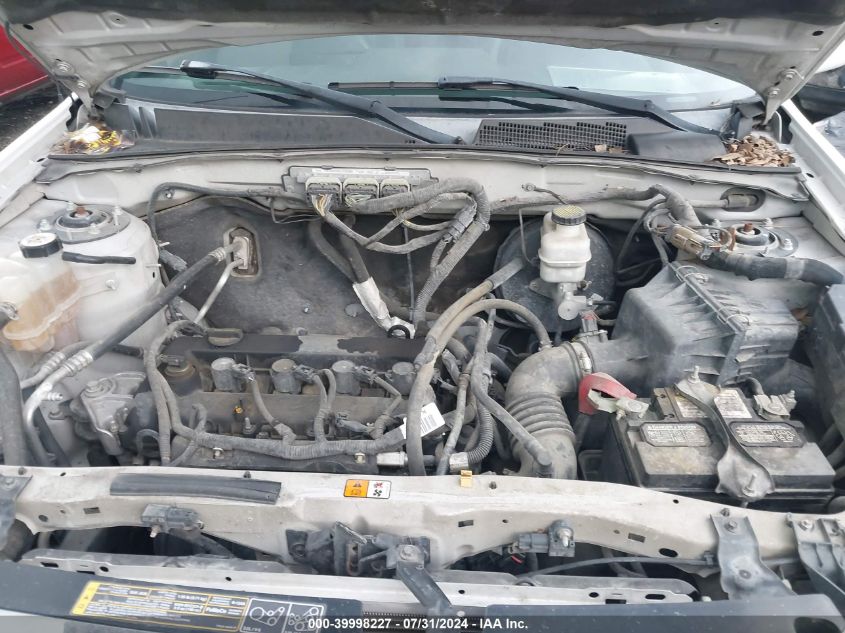 2011 Ford Escape Limited VIN: 1FMCU0E70BKC62627 Lot: 39998227