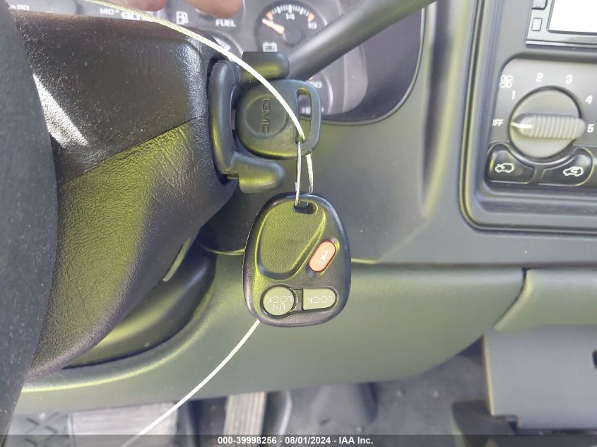 2000 GMC New Sierra C1500 VIN: 1GTEC14W3YZ216885 Lot: 39998256