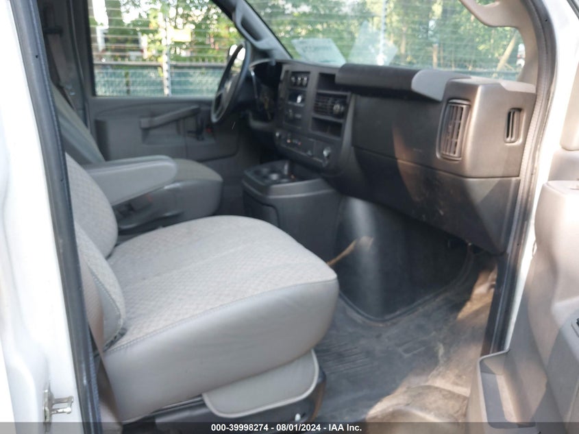 VIN 1GCWGAFP0K1368806 2019 CHEVROLET EXPRESS 2500 WORK VAN