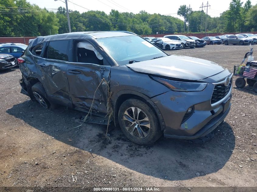 2021 TOYOTA HIGHLANDER XLE - 5TDGZRBH3MS074091