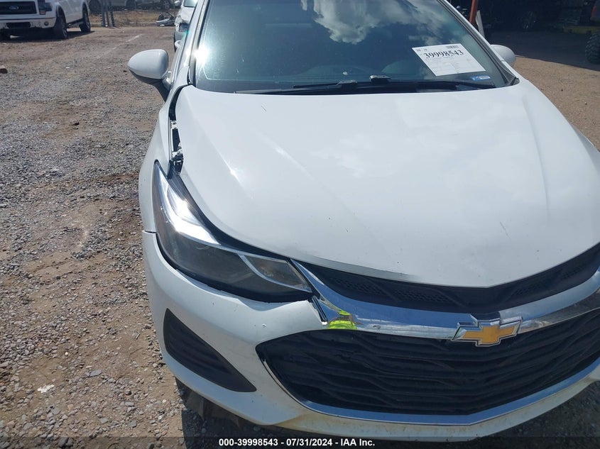 2019 CHEVROLET CRUZE LT - 1G1BE5SM8K7140985