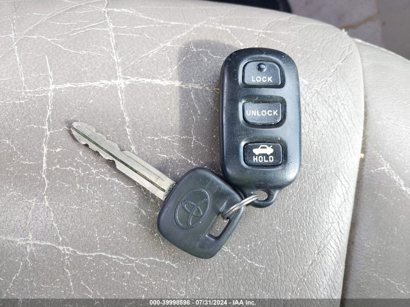 2004 Toyota Camry Le VIN: 4T1BE32K54U310195 Lot: 39998598