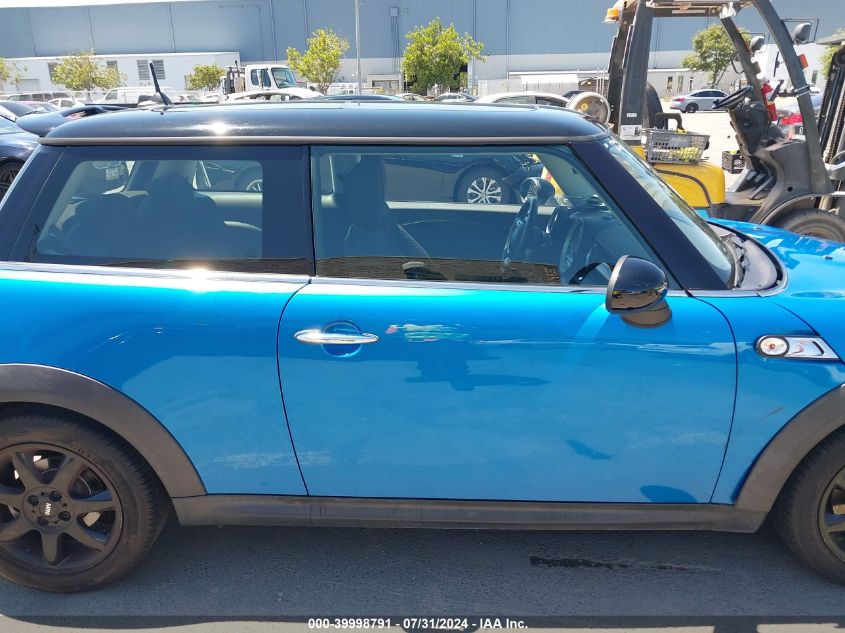 2010 Mini Cooper S VIN: WMWMF7C50ATZ72226 Lot: 39998791