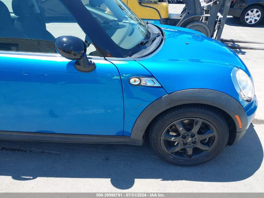 2010 Mini Cooper S VIN: WMWMF7C50ATZ72226 Lot: 39998791