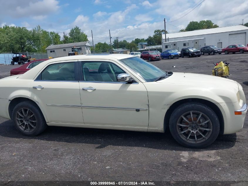 2009 Chrysler 300C Awd VIN: 2C3KK63T79H611927 Lot: 39998945