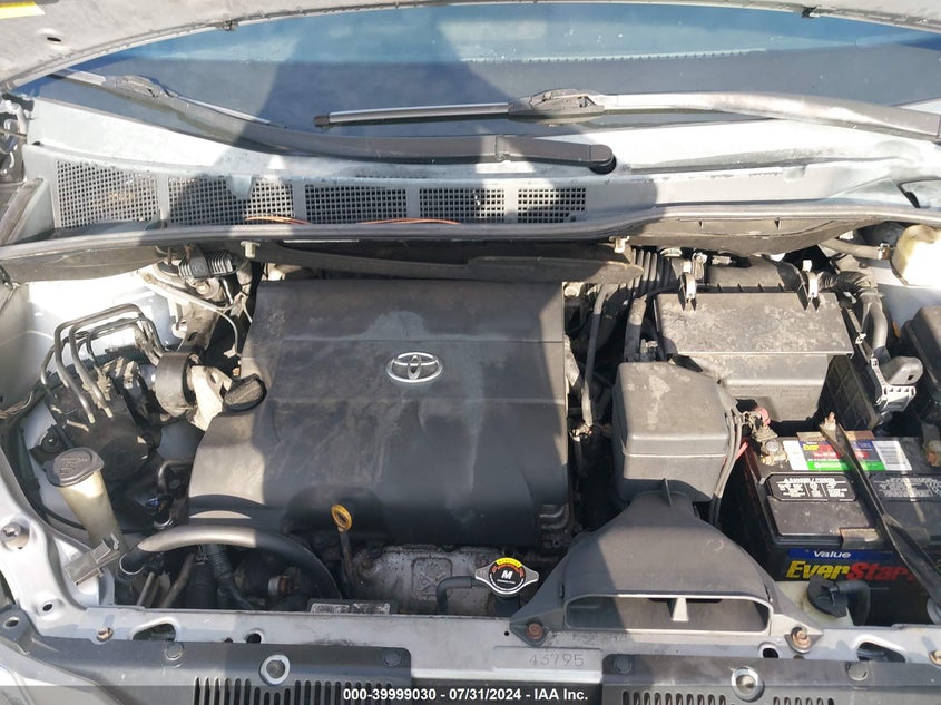 2011 Toyota Sienna Xle V6 VIN: 5TDYK3DCXBS161152 Lot: 39999030