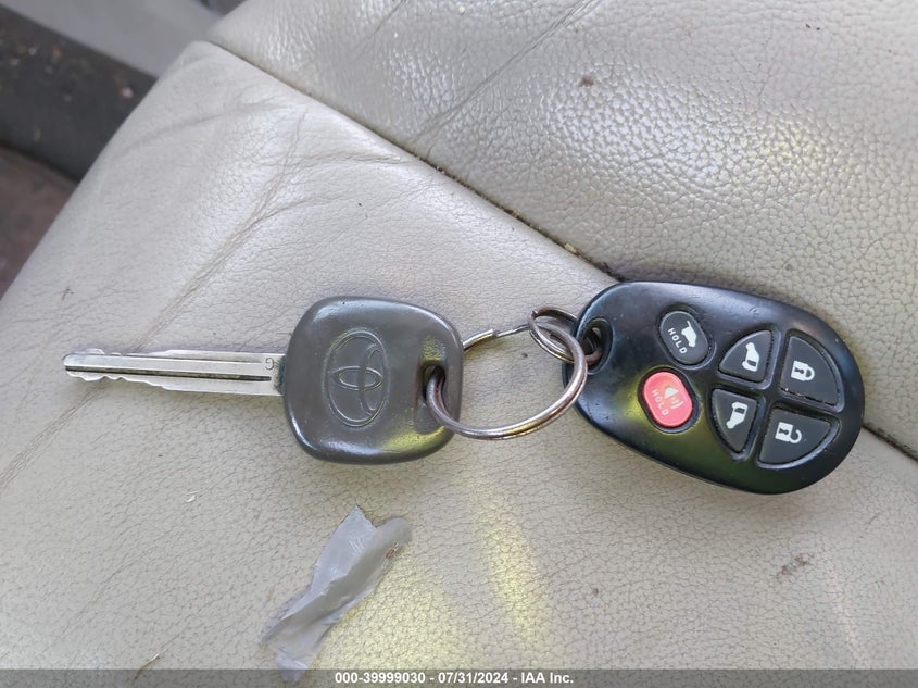 2011 Toyota Sienna Xle V6 VIN: 5TDYK3DCXBS161152 Lot: 39999030