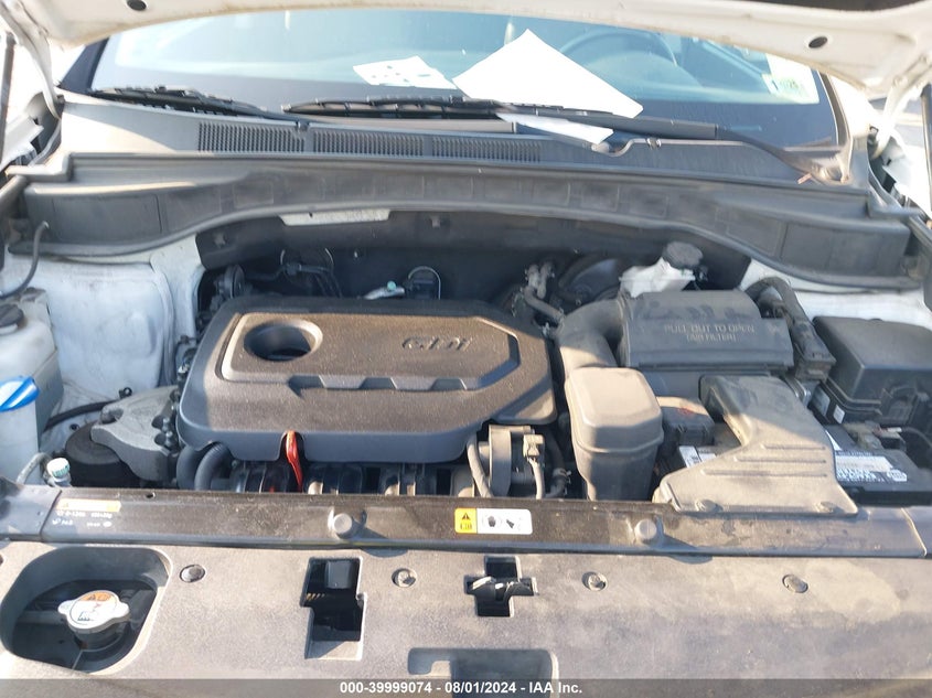 2017 Hyundai Santa Fe Sport 2.4L VIN: 5NMZUDLB2HH020939 Lot: 39999074