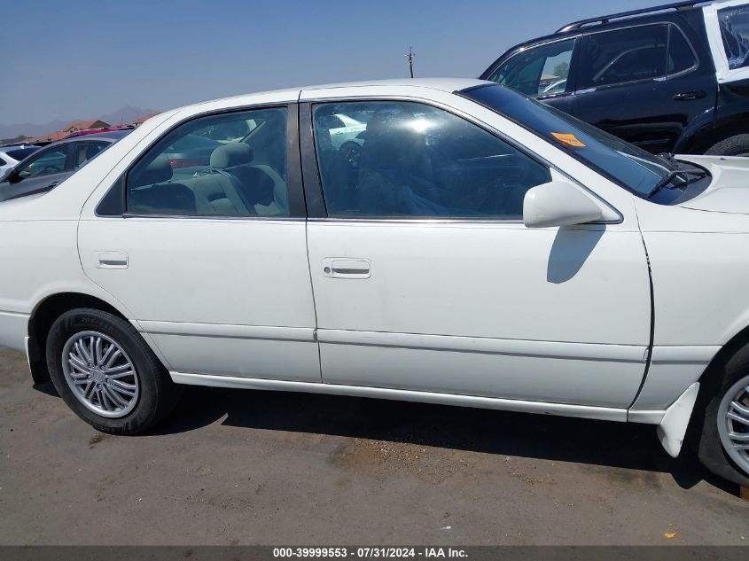 2001 Toyota Camry Le VIN: JT2BG22K310535834 Lot: 39999553