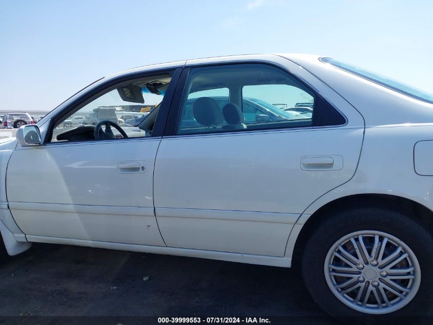 2001 Toyota Camry Le VIN: JT2BG22K310535834 Lot: 39999553