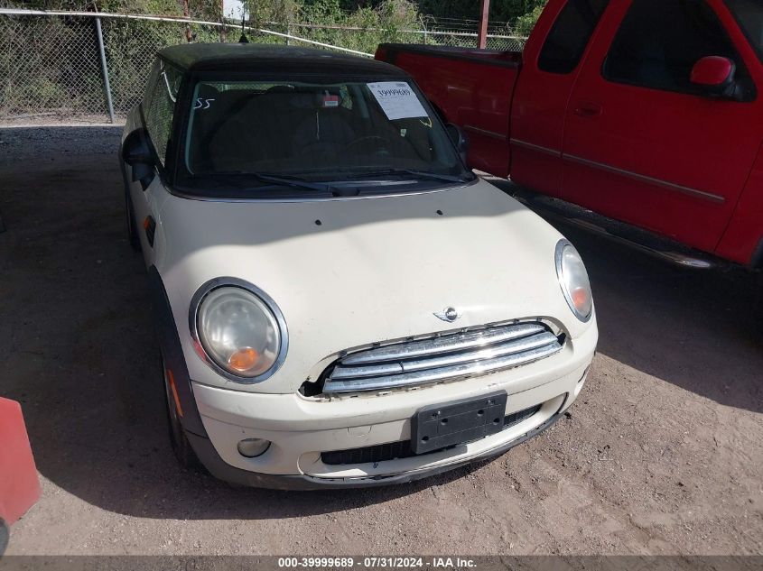 2009 Mini Cooper VIN: WMWMF33559TW70046 Lot: 39999689