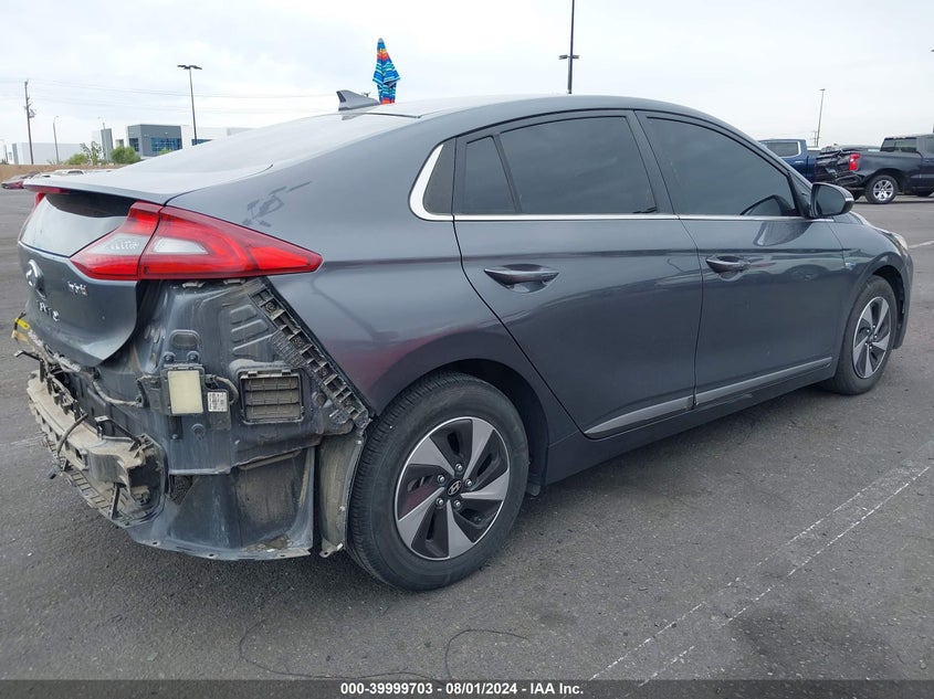 2018 Hyundai Ioniq Hybrid Sel VIN: KMHC75LC2JU060525 Lot: 39999703