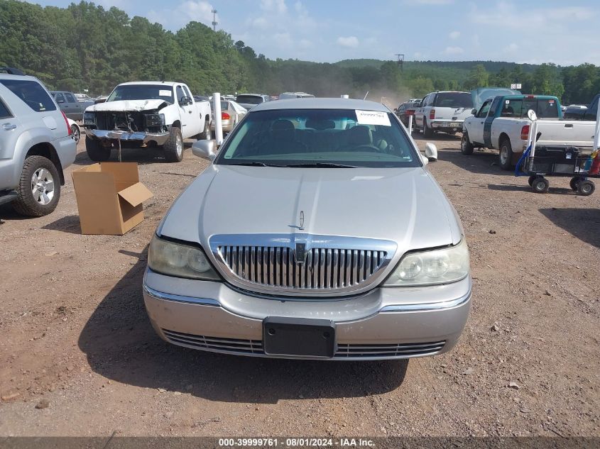 2005 Lincoln Town Car Signature VIN: 1LNHM81W35Y613453 Lot: 39999761