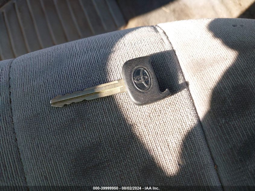 2001 Toyota Sienna Le VIN: 4T3ZF13C51U350688 Lot: 39999950