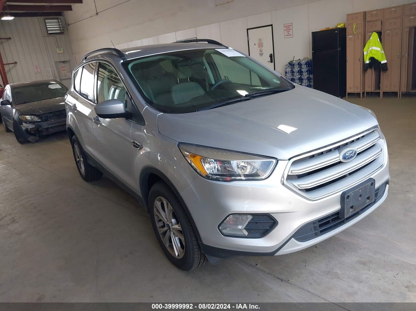 VIN 1FMCU9GD2JUC13021 2018 FORD ESCAPE SE