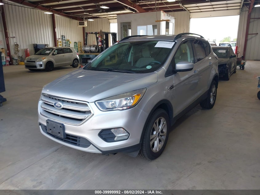 VIN 1FMCU9GD2JUC13021 2018 FORD ESCAPE SE