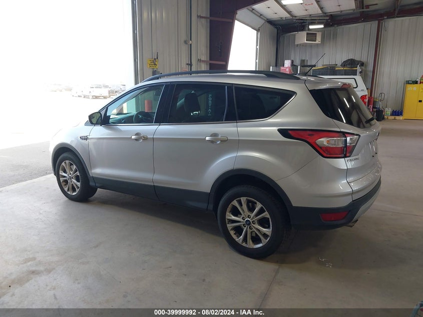 VIN 1FMCU9GD2JUC13021 2018 FORD ESCAPE SE