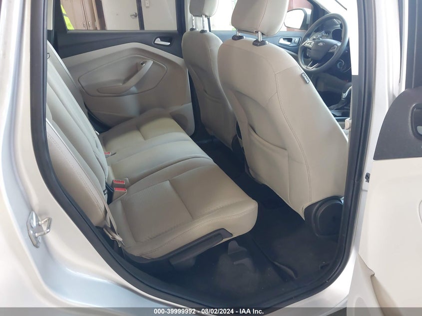 VIN 1FMCU9GD2JUC13021 2018 FORD ESCAPE SE