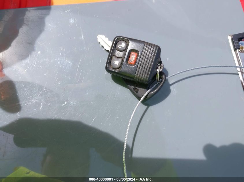 2001 Ford Escape Xlt VIN: 1FMCU04111KF18611 Lot: 40000001