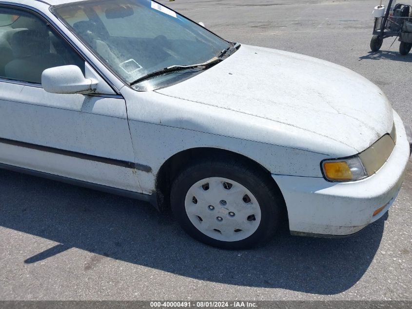 1996 Honda Accord Lx VIN: 1HGCD7132TA010015 Lot: 40000491