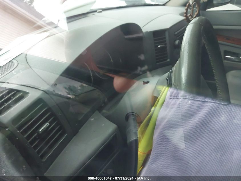 2005 Jeep Grand Cherokee Limited VIN: 1J8HR58285C641262 Lot: 40001047