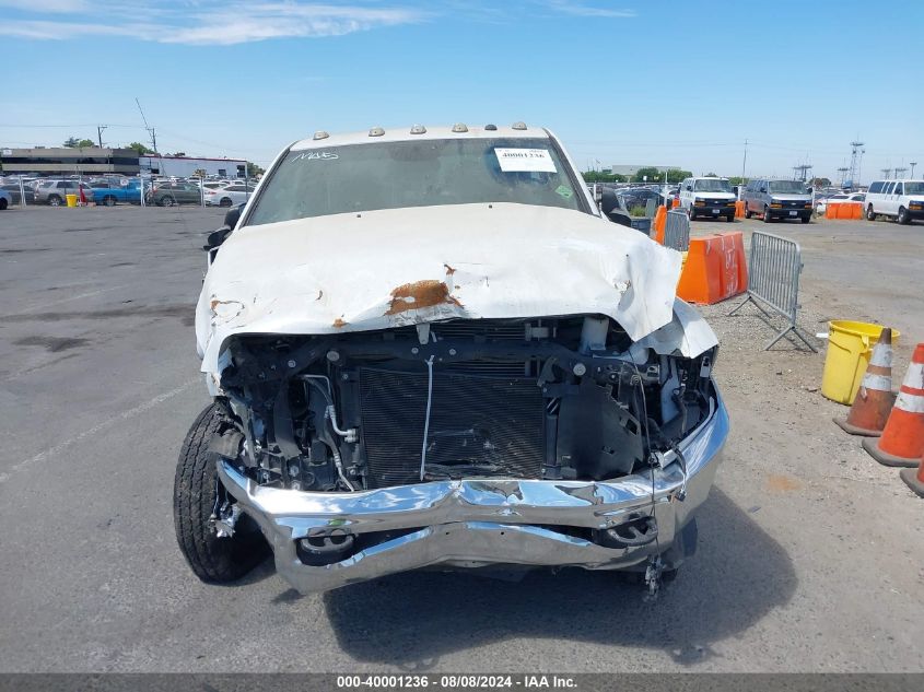 2018 Ram 3500 Tradesman Regular Cab 4X2 8' Box VIN: 3C63RPAL2JG372139 Lot: 40001236