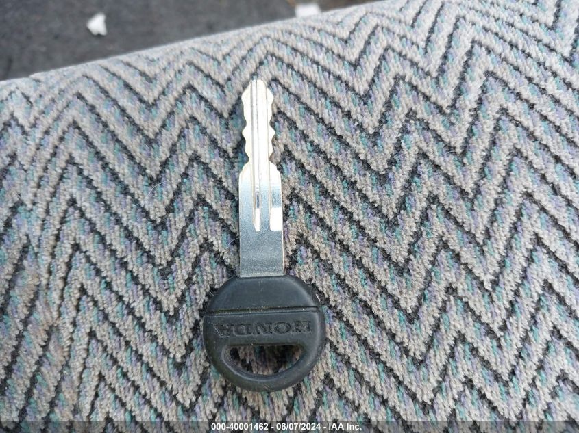 1998 Honda Cr-V Lx VIN: JHLRD1849WC047594 Lot: 40001462