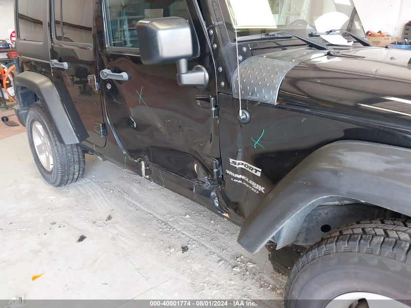 VIN 1C4HJWDG8JL865597 2018 JEEP WRANGLER JK UNLIMITED SPORT S 4X4