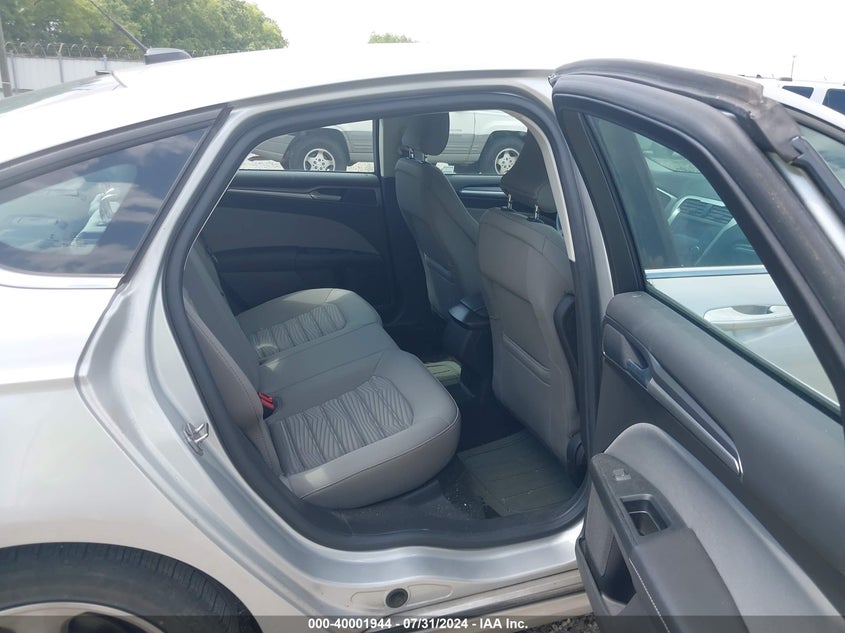 2016 Ford Fusion S VIN: 3FA6P0G79GR402723 Lot: 40001944