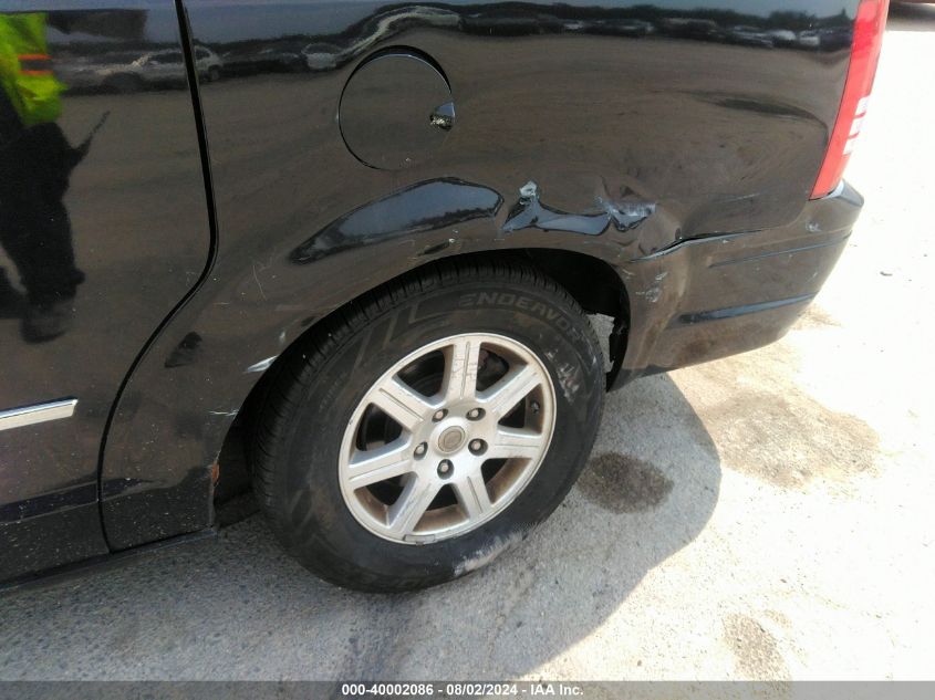 2010 Chrysler Town & Country Touring Plus VIN: 2A4RR8D11AR320525 Lot: 40002086