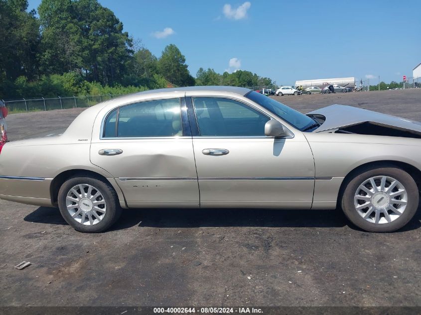 2006 Lincoln Town Car Signature VIN: 1LNHM81V56Y613236 Lot: 40002644