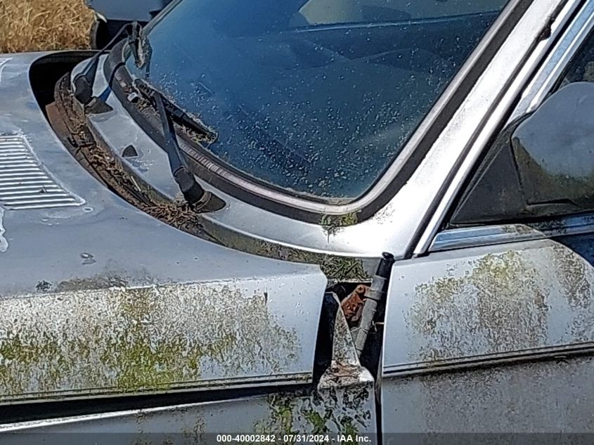 1981 BMW 320 I VIN: WBAAG3307B8000222 Lot: 40002842