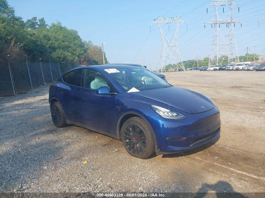 2021 TESLA MODEL Y  (VIN: 5YJYGDEEXMF268328)