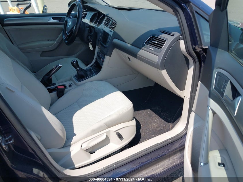 2017 VOLKSWAGEN GOLF SPORTWAGEN TSI S - 3VWU17AU2HM530579