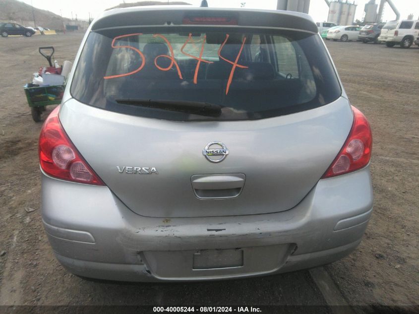 2009 Nissan Versa 1.8S VIN: 3N1BC13E89L438233 Lot: 40005244