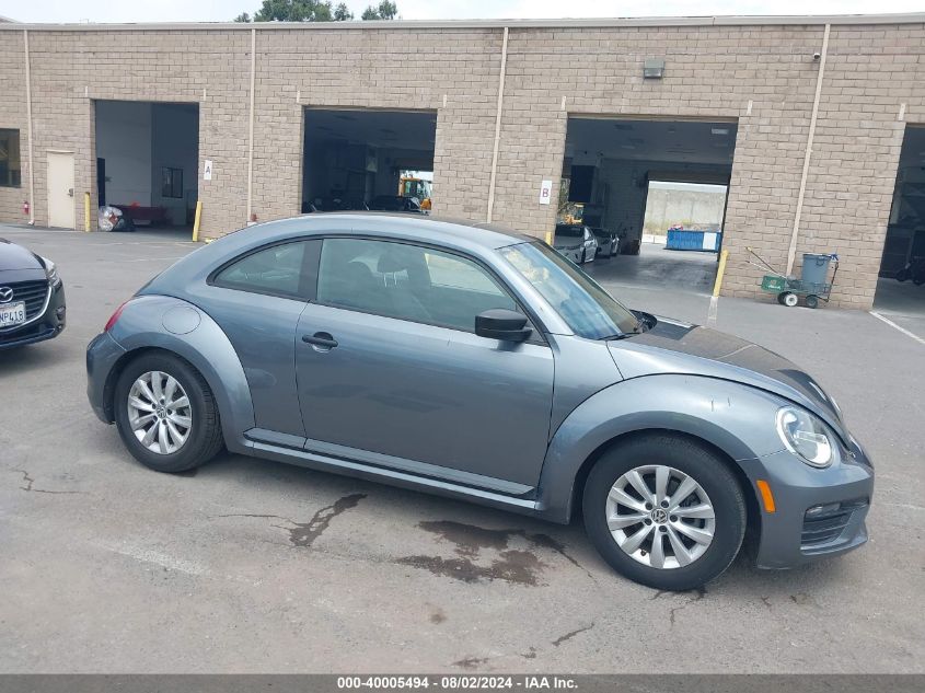 2017 Volkswagen Beetle #Pinkbeetle/1.8T Classic/1.8T S VIN: 3VWF17AT2HM624560 Lot: 40005494