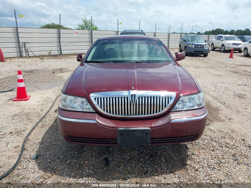 2003 Lincoln Town Car Executive VIN: 1LNHM81W43Y610364 Lot: 40005569