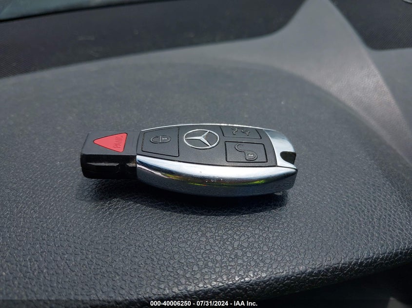 2008 Mercedes-Benz C 300 Luxury 4Matic/Sport 4Matic VIN: WDDGF81X78F105835 Lot: 40006250