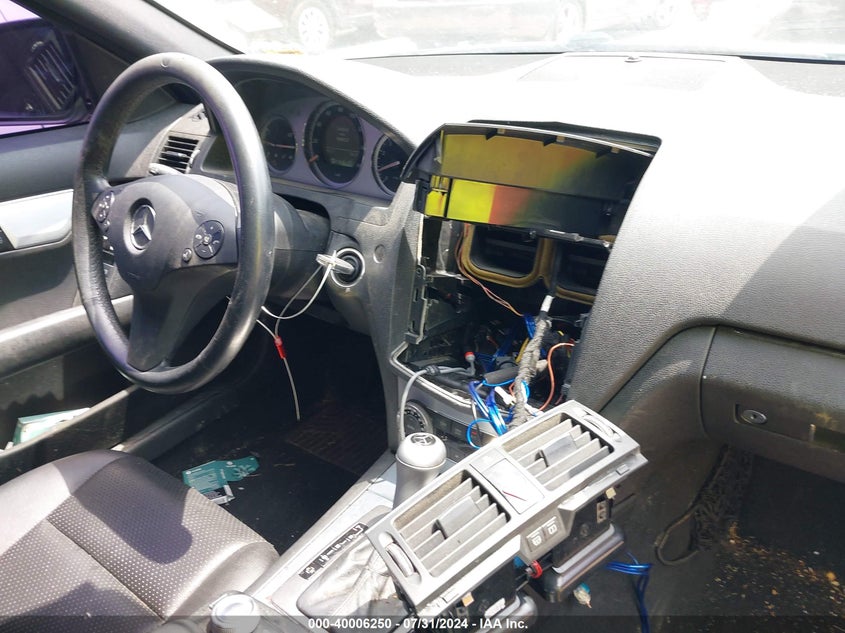 2008 Mercedes-Benz C 300 Luxury 4Matic/Sport 4Matic VIN: WDDGF81X78F105835 Lot: 40006250