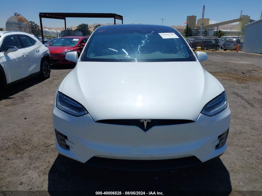 2018 Tesla Model X 100D/75D/P100D VIN: 5YJXCBE22JF101300 Lot: 40006528