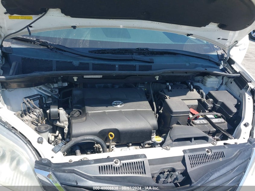 2011 Toyota Sienna Le V6 VIN: 5TDKK3DCXBS082358 Lot: 40006638