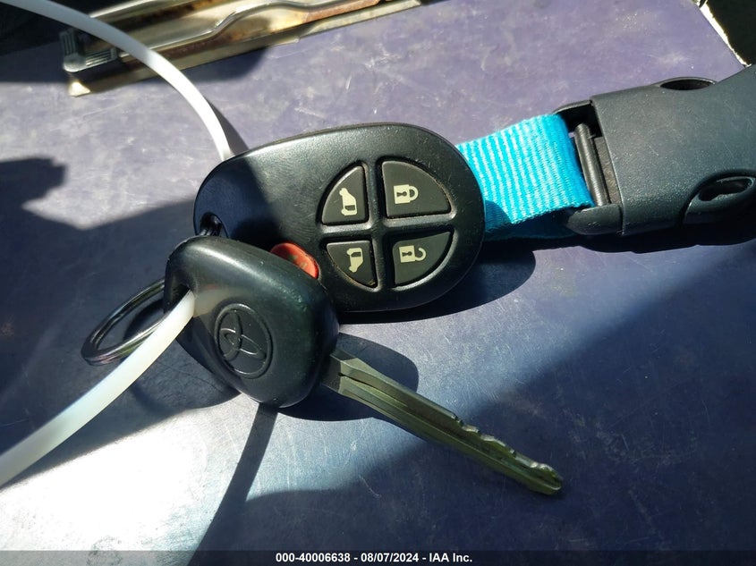 2011 Toyota Sienna Le V6 VIN: 5TDKK3DCXBS082358 Lot: 40006638