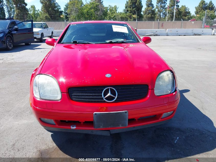 2000 Mercedes-Benz Slk 230 Kompressor VIN: WDBKK47F2YF153202 Lot: 40006677