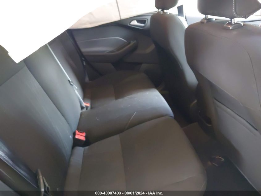 1FADP3K2XJL214349 2018 Ford Focus Se