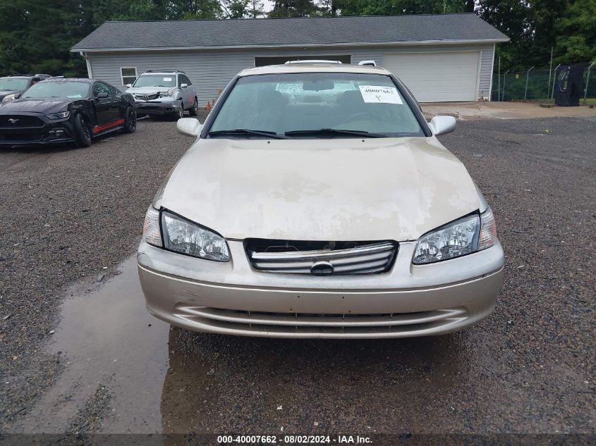 2000 Toyota Camry Le VIN: JT2BG28K4Y0515612 Lot: 40007662