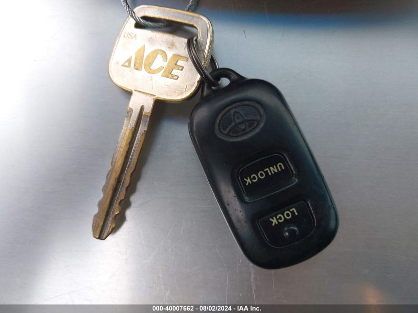 2000 Toyota Camry Le VIN: JT2BG28K4Y0515612 Lot: 40007662