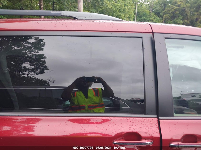 2015 Toyota Sienna Xle 8 Passenger VIN: 5TDYK3DC8FS586312 Lot: 40007796